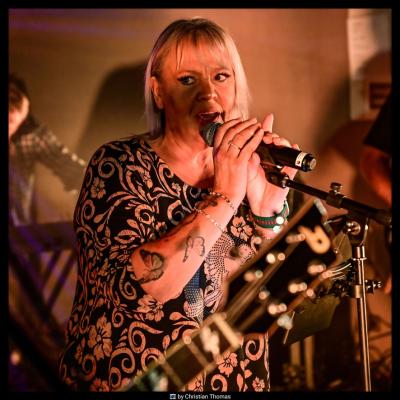 2360d9ce 5b6e 4279 8244 5c23c02e0b4c 1 105 C